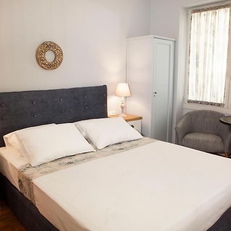 Lovely 1St Fl. Apt, With Balcony In Pagrati Athens Exterior photo